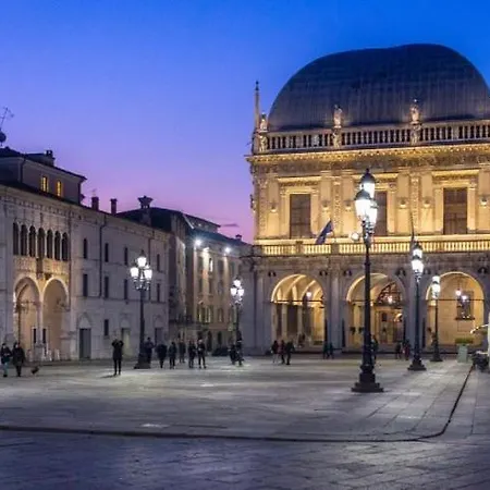 Apartment Mansarda A Due Passi Dal Centro Old2 Brescia